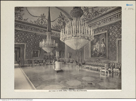 Vorderseite von Alinari [https://www.deutsche-digitale-bibliothek.de/content/lizenzen/rv-ez/] Palazzo RealeSala di ricevimento - Teilansicht, bh221288_recto. Foto.