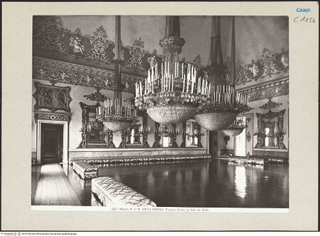 Vorderseite von Alinari [https://www.deutsche-digitale-bibliothek.de/content/lizenzen/rv-ez/] Palazzo RealeSala da ballo - Teilansicht, bh221290_recto. Foto.