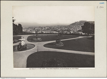 Vorderseite von Alinari [https://www.deutsche-digitale-bibliothek.de/content/lizenzen/rv-ez/] Palazzo Reale di CapodimonteParco e Bosco di Capodimonte - Belvedere, bh221316_recto. Foto.