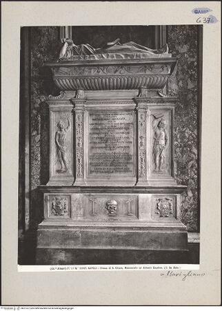 Vorderseite von Alinari [https://www.deutsche-digitale-bibliothek.de/content/lizenzen/rv-ez/] Grabmal der Antonia Gaudino - Gesamtansicht, bh221337_recto. Foto.