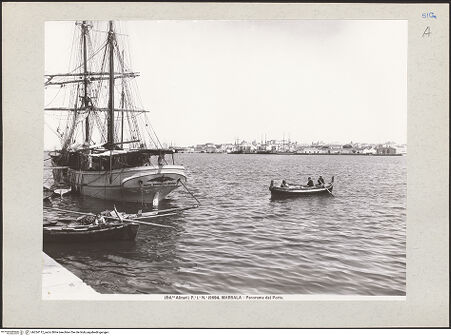 Vorderseite von Alinari [https://www.deutsche-digitale-bibliothek.de/content/lizenzen/rv-ez/] Hafen und Ansicht der Stadt von Südosten, bh224112_recto. Foto.