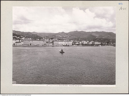 Vorderseite von Alinari [https://www.deutsche-digitale-bibliothek.de/content/lizenzen/rv-ez/] Stadt und Hafen, von Südosten (vor dem Erdbeben), bh224178_recto. Foto.