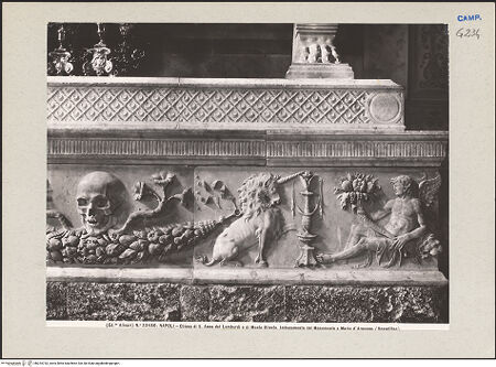 Vorderseite von Alinari [https://www.deutsche-digitale-bibliothek.de/content/lizenzen/rv-ez/] Grabmal der Maria von Aragon (Maria d'Aragona, gest. 1461)Mythologische Figuren und Herkules - Vorderseite rechts, bh224733_recto. Foto.