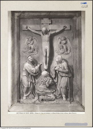 Vorderseite von Alinari [https://www.deutsche-digitale-bibliothek.de/content/lizenzen/rv-ez/] Der Gekreuzigte mit Maria, Magdalena und Johannes - Gesamtansicht, bh224739_recto. Foto.