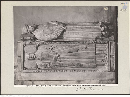 Vorderseite von Alinari [https://www.deutsche-digitale-bibliothek.de/content/lizenzen/rv-ez/] Grabmal des Antonio d'Alessandro und der Maddalena Riccio - Gesamtansicht, bh224744_recto. Foto.