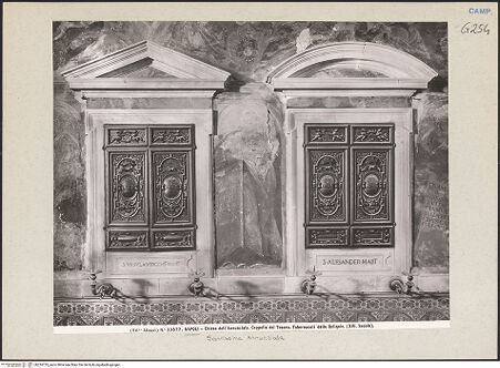 Vorderseite von Alinari [https://www.deutsche-digitale-bibliothek.de/content/lizenzen/rv-ez/] Tabernakel für die Reliquien der Heiligen Ursula und des Heiligen Alexander - Gesamtansicht, bh224755_recto. Foto.