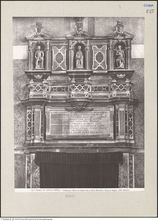 Vorderseite von Alinari [https://www.deutsche-digitale-bibliothek.de/content/lizenzen/rv-ez/] Denkmal für Karl 1. von Anjou, Clementia von Habsburg und Karl Martell von Ungarn - Gesamtansicht, bh224797_recto. Foto.