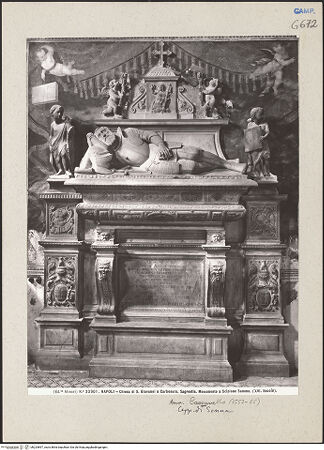 Vorderseite von Alinari [https://www.deutsche-digitale-bibliothek.de/content/lizenzen/rv-ez/] Grabmal des Scipione Somma (gest. 1553) - Gesamtansicht, bh224897_recto. Foto.