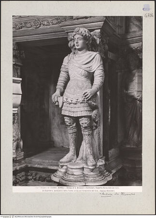 Vorderseite von Alinari [https://www.deutsche-digitale-bibliothek.de/content/lizenzen/rv-ez/] Grabmal des Giovanni (Sergianni) Caracciolo (gest. 1432)Tugenden als Tragfiguren - Prudentia, bh224906_recto. Foto.