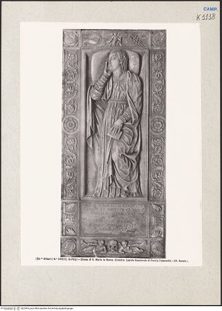 Vorderseite von Alinari [https://www.deutsche-digitale-bibliothek.de/content/lizenzen/rv-ez/] Grabplatte der Porzia Tomacello (gest. 1551) - Gesamtansicht, bh224916_recto. Foto.