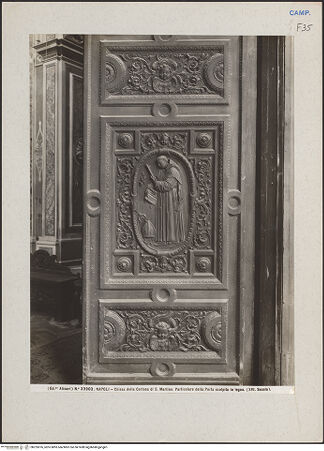 Vorderseite von Alinari [https://www.deutsche-digitale-bibliothek.de/content/lizenzen/rv-ez/] Tür der Klosterkirche - Detail, bh225076_recto. Foto.