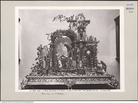 Vorderseite von Alinari [https://www.deutsche-digitale-bibliothek.de/content/lizenzen/rv-ez/] Korallenkrippe - Gesamtansicht, bh225112_recto. Foto.