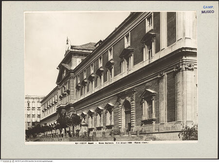 Vorderseite von Alinari [https://www.deutsche-digitale-bibliothek.de/content/lizenzen/rv-ez/] Museo Archeologico NazionaleHauptfassade - Seitenansicht, bh225212_recto. Foto.