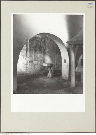 Vorderseite von Foto Marburg [https://www.deutsche-digitale-bibliothek.de/content/lizenzen/rv-ez/] Santa Pudenziana - Chor, Blick zum südlichen Nebenaltar, nach Südwesten, bh225260_recto. Foto: Hutzel, Max.