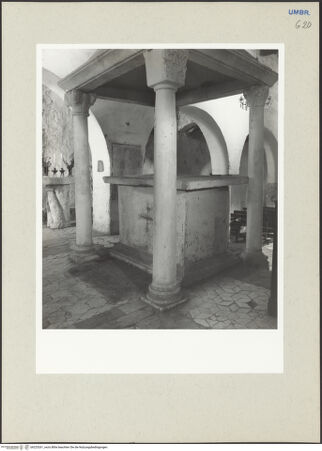 Vorderseite von Foto Marburg [https://www.deutsche-digitale-bibliothek.de/content/lizenzen/rv-ez/] Altarziborium - Ansicht von Süwesten, bh225261_recto. Foto: Hutzel, Max.