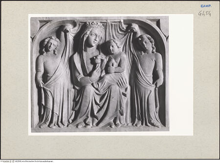 Vorderseite von Pedicini, Luciano [https://www.deutsche-digitale-bibliothek.de/content/lizenzen/rv-ez/] Grabmal für Cristoforo d'Aquino (gest. 1342) und Tommaso d'Aquino (gest. 1357) - Sarkophag, Detail: Madonna, bh225382_recto. Foto.