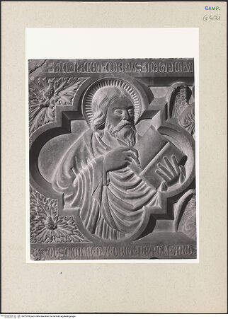 Vorderseite von Pedicini, Luciano [https://www.deutsche-digitale-bibliothek.de/content/lizenzen/rv-ez/] Grabmal des Giannotto Protogiudice di Salerno (gest. 1385) - Sarkophagfront, Detail: Hl. Johannes, bh225390_recto. Foto: Pedicini, Luciano.