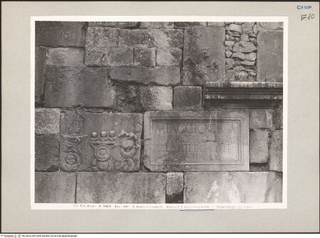 Vorderseite von Alinari [https://www.deutsche-digitale-bibliothek.de/content/lizenzen/rv-ez/] Römische Reliefe und Inschrift (Fragmente aus dem Grab des Marco Paccio Marcello) - Detail, bh226524_recto. Foto.
