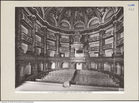 Vorderseite von Alinari [https://www.deutsche-digitale-bibliothek.de/content/lizenzen/rv-ez/] Palazzo Reale - Innenansicht, bh226582_recto. Foto.