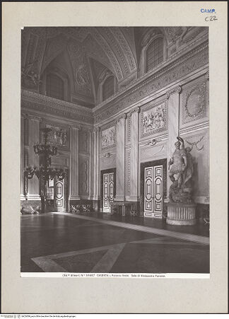Vorderseite von Alinari [https://www.deutsche-digitale-bibliothek.de/content/lizenzen/rv-ez/] Palazzo RealeSala delle Guardie del Corpo - Innenansicht, bh226586_recto. Foto.
