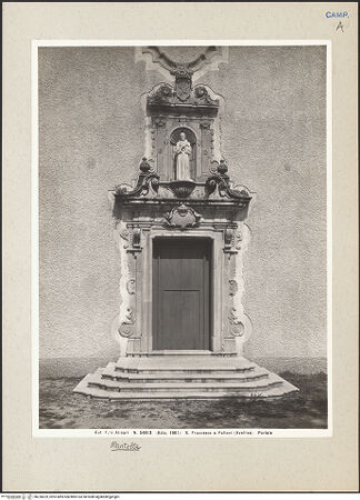 Vorderseite von Alinari [https://www.deutsche-digitale-bibliothek.de/content/lizenzen/rv-ez/] San Francesco a Folloni - Fassade, Portal von Süden, bh226629_recto. Foto.