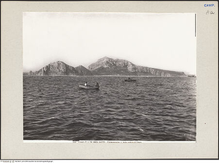 Vorderseite von Alinari [https://www.deutsche-digitale-bibliothek.de/content/lizenzen/rv-ez/] Blick auf die Insel, bh226631_recto. Foto.