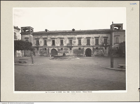 Vorderseite von Alinari [https://www.deutsche-digitale-bibliothek.de/content/lizenzen/rv-ez/] Palazzo Colonna - Fassade, bh226633_recto. Foto.