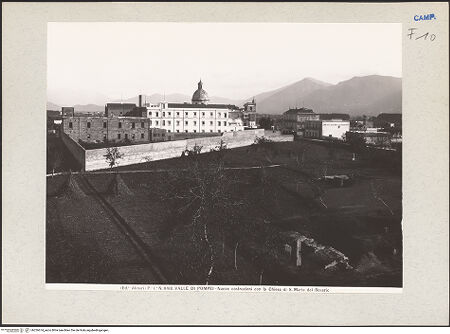 Vorderseite von Alinari [https://www.deutsche-digitale-bibliothek.de/content/lizenzen/rv-ez/] Santuario della Madonna del Rosario - Ansicht von Westen, bh226674_recto. Foto.