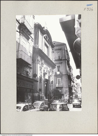 Vorderseite von Bösel, Richard [https://www.deutsche-digitale-bibliothek.de/content/lizenzen/rv-fz/] Santa Maria delle Anime del Purgatorio - Fassade, Seitenansicht, bh227709_recto. Foto: Bösel, Richard.