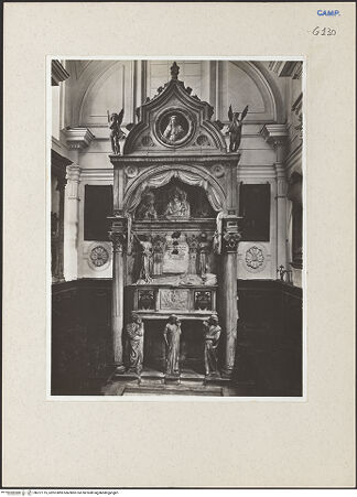 Vorderseite von Sopr. BAS NA [https://www.deutsche-digitale-bibliothek.de/content/lizenzen/rv-ez/] Grabmal des Kardinals Rinaldo Brancaccio (gest. 1427) - Gesamtansicht, bh227715_recto. Foto.