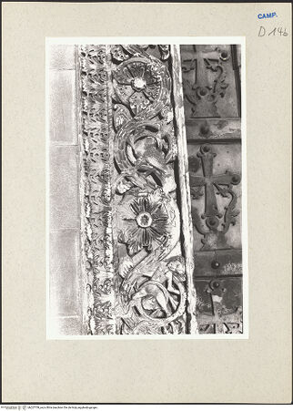 Vorderseite von Pace, Valentino [https://www.deutsche-digitale-bibliothek.de/content/lizenzen/rv-ez/] Rahmung des Portals - Linke Seite, Detail, bh227759_recto. Foto: Pace, Valentino.