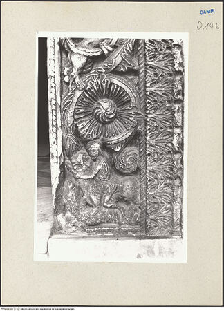 Vorderseite von Pace, Valentino [https://www.deutsche-digitale-bibliothek.de/content/lizenzen/rv-ez/] Rahmung des Portals - Rechte Seite, Detail, bh227763_recto. Foto: Pace, Valentino.