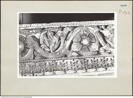 Vorderseite von Pace, Valentino [https://www.deutsche-digitale-bibliothek.de/content/lizenzen/rv-ez/] Rahmung des Portals - Rechte Seite, Detail, bh227765_recto. Foto: Pace, Valentino.