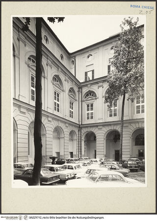 Vorderseite von Courtauld Institute [https://www.deutsche-digitale-bibliothek.de/content/lizenzen/rv-ez/] Ex-Convento di Sant'AgostinoCortile - Hofecke, bh229712_recto. Foto.