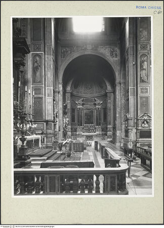 Vorderseite von Courtauld Institute [https://www.deutsche-digitale-bibliothek.de/content/lizenzen/rv-ez/] Sant'AgostinoCappella Maggiore - Blick zum rechten Querhausarm, bh229722_recto. Foto.