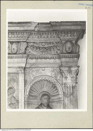 Vorderseite von Courtauld Institute [https://www.deutsche-digitale-bibliothek.de/content/lizenzen/rv-ez/] Grabmal des Kardinals Jacopo Ammanati-Piccolomini (+1479) - Detail des Architravs, rechts, bh229753_recto. Foto.