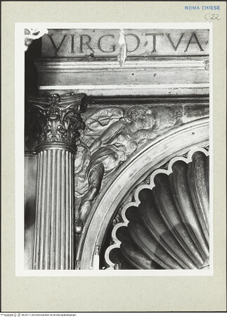 Vorderseite von Courtauld Institute [https://www.deutsche-digitale-bibliothek.de/content/lizenzen/rv-ez/] Madonna del Parto - Ädikula, linker Zwickel, Detail: Viktorie, bh229777_recto. Foto.