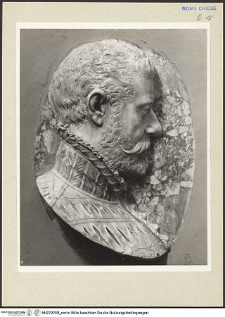 Vorderseite von Courtauld Institute [https://www.deutsche-digitale-bibliothek.de/content/lizenzen/rv-ez/] Grabmal des Dionigi Lunazi mit der Kreuzigung Christi mit zwei HeiligenProfilbildnis des Dionigi Lunazi (?) - Gesamtansicht, bh229788_recto. Foto.