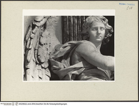 Vorderseite von Courtauld Institute [https://www.deutsche-digitale-bibliothek.de/content/lizenzen/rv-ez/] Altar der Heiligen FamilieRahmenhaltender Engel links - Detail: Kopf und Büste, von links, bh230222_recto. Foto.