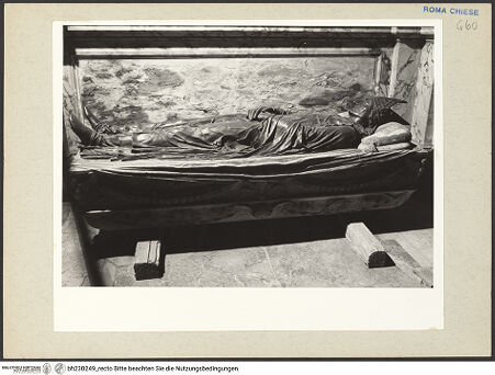 Vorderseite von Courtauld Institute [https://www.deutsche-digitale-bibliothek.de/content/lizenzen/rv-ez/] Grabmal des Pietro Foscari - Gesamtaufnahme, bh230249_recto. Foto.