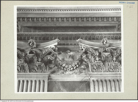 Vorderseite von Courtauld Institute [https://www.deutsche-digitale-bibliothek.de/content/lizenzen/rv-ez/] Fries mit Girlanden - Fruchtghirlande mit Chigi-Emblem, bh230319_recto. Foto.