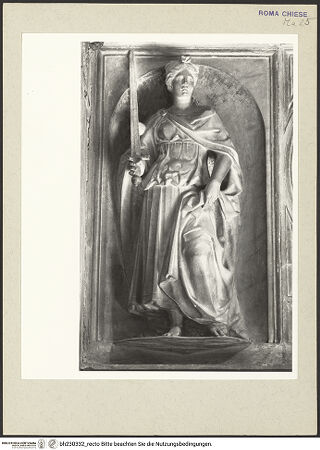 Vorderseite von Courtauld Institute [https://www.deutsche-digitale-bibliothek.de/content/lizenzen/rv-ez/] Grabmal des Pietro da Vicenza Bischof von Cesena - Detail: Rundbogennischen, Tugend in Relief, bh230332_recto. Foto.