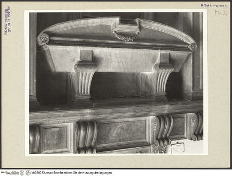 Vorderseite von Courtauld Institute [https://www.deutsche-digitale-bibliothek.de/content/lizenzen/rv-ez/] Grabmal von Cecchino Bracci - Detail: Sarkophag, bh230333_recto. Foto.