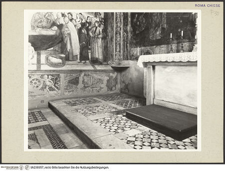 Vorderseite von Courtauld Institute [https://www.deutsche-digitale-bibliothek.de/content/lizenzen/rv-ez/] Szenen aus dem Leben des heiligen Bernhardin von Siena - Raumecke linke Wand und Altarwand, Sockelzone, bh230357_recto. Foto.