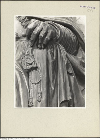 Vorderseite von Courtauld Institute [https://www.deutsche-digitale-bibliothek.de/content/lizenzen/rv-ez/] Papst Paul III. - Detail: linke Hand, bh230376_recto. Foto.