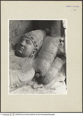 Vorderseite von Courtauld Institute [https://www.deutsche-digitale-bibliothek.de/content/lizenzen/rv-ez/] Grabmal von Papst Honorius IV. - Gisant, Detail: Kopf, bh230378_recto. Foto.