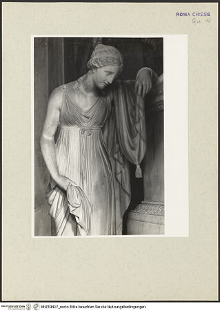 Vorderseite von Courtauld Institute [https://www.deutsche-digitale-bibliothek.de/content/lizenzen/rv-ez/] Grabmal für Settima Marina Maffei (gestorben 1822) - Detail, weibliche Statue, bh230407_recto. Foto.