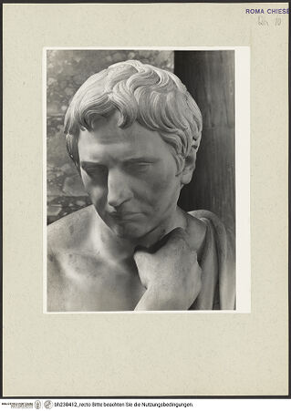 Vorderseite von Courtauld Institute [https://www.deutsche-digitale-bibliothek.de/content/lizenzen/rv-ez/] Grabmal für Settima Marina Maffei (gestorben 1822) - Detail, männliche Sitzstatue, bh230412_recto. Foto.