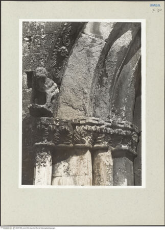 Vorderseite von Getty Research Institute [https://www.deutsche-digitale-bibliothek.de/content/lizenzen/rv-ez/] Portal - Detail: Kapitellzone links, bh231989_recto. Foto: Hutzel, Max.