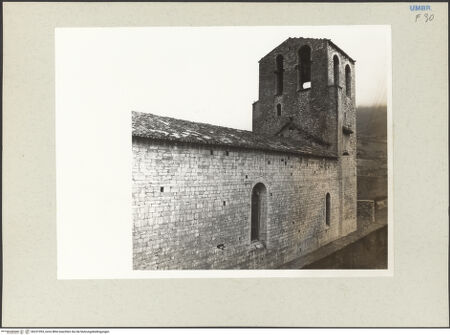 Vorderseite von Getty Research Institute [https://www.deutsche-digitale-bibliothek.de/content/lizenzen/rv-ez/] Santa Maria - Rechte Seitenfassade und Campanile, bh231993_recto. Foto: Hutzel, Max.